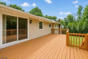 51 Hilltop Ave, Berkeley Heights Township, NJ 07922 - Photo 12