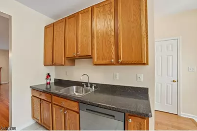 533 Coventry Dr, Nutley, NJ 07110 - Photo 10