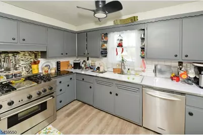 18 Parker Ave, Hawthorne, NJ 07506 - Photo 6