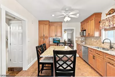 833 Livingston Rd, Elizabeth, NJ 07208 - Photo 10