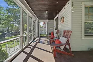166 Bergen Ave, Ridgefield, NJ 07660 - Photo 4