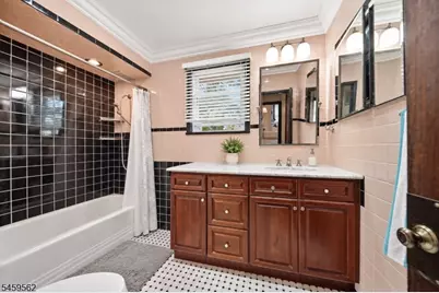 166 Bergen Ave, Ridgefield, NJ 07660 - Photo 12