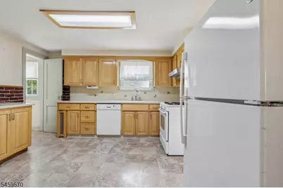 42 Fairmount Ave, Clifton, NJ 07011 - Photo 10