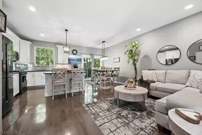 4 Old Orchard Ct, Clinton, NJ 08809 - Photo 12