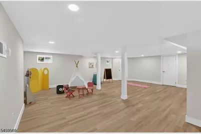 909 Ridgewood Rd, Millburn, NJ 07041 - Photo 22