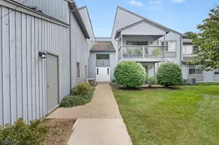 228 Drake Ln, Roxbury Township, NJ 07852 - Photo 2