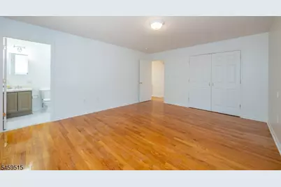 192 Indian Run Pkwy, Union Township, NJ 07083 - Photo 14