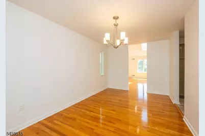192 Indian Run Pkwy, Union Township, NJ 07083 - Photo 10