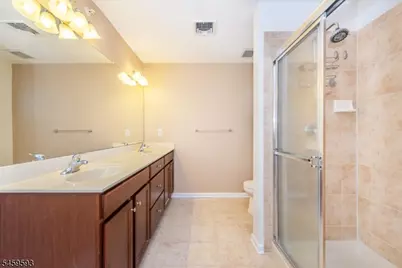 208 Welsh Pl, Morris Plains, NJ 07950 - Photo 12