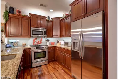 102 River Pl, Butler, NJ 07405 - Photo 8