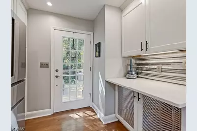 48 Lakeview Dr, Morris Plains, NJ 07950 - Photo 14