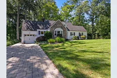 48 Lakeview Dr, Morris Plains, NJ 07950 - Photo 1