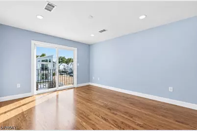 23 Edwin Pl, Newark, NJ 07112 - Photo 4