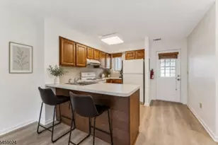 7 Westchester Terrace, Clinton Township, NJ 08801 - Photo 2