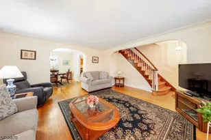 424 Frankfort St, Orange, NJ 07050 - Photo 2