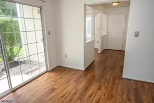128 Arbor Way, Branchburg Township, NJ 08876 - Photo 2