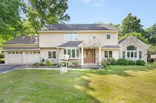 127 Mountain Cir S, West Milford Twp., NJ 07480 - Photo 2
