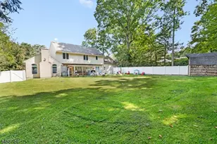 127 Mountain Cir S, West Milford Twp., NJ 07480 - Photo 32