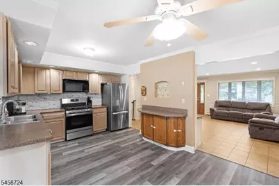 127 Mountain Circle South, West Milford Twp., NJ 07480 - Photo 12