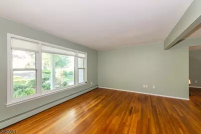 20 Byron Pl, Sparta Township, NJ 07871 - Photo 4