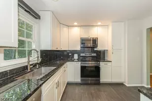 20 Byron Pl, Sparta Township, NJ 07871 - Photo 12