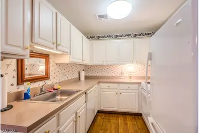 133 Town Center Dr, Warren Township, NJ 07059 - Photo 6