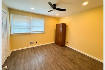 137 Centerton Dr, Parsippany, NJ 07054 - Photo 8