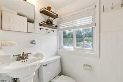 30 Laurel Dr, Wayne, NJ 07470 - Photo 18
