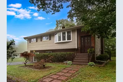 1 Oklahoma Trl, Hopatcong, NJ 07843 - Photo 2