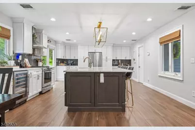 41 Carlos Dr, Fairfield, NJ 07004 - Photo 8