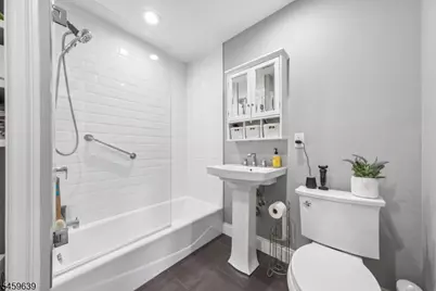 41 Carlos Dr, Fairfield, NJ 07004 - Photo 20