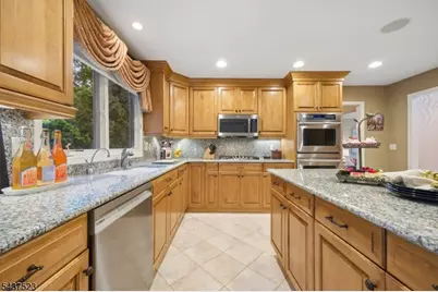 22 Trails End Ct, Westfield, NJ 07090 - Photo 8
