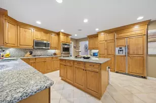 22 Trails End Ct, Westfield Town, NJ 07090 - Photo 8