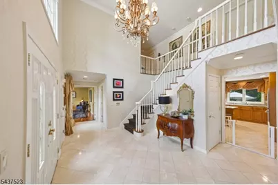 22 Trails End Ct, Westfield Town, NJ 07090 - Photo 2