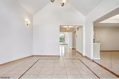 19 Brook Hollow Ct, Hawthorne, NJ 07506 - Photo 6