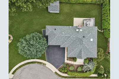 19 Brook Hollow Ct, Hawthorne, NJ 07506 - Photo 4