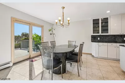 19 Brook Hollow Ct, Hawthorne, NJ 07506 - Photo 14