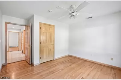 19 Brook Hollow Ct, Hawthorne, NJ 07506 - Photo 18
