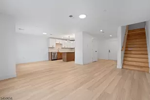 645 S 10th St Unit, Newark, NJ 07108 - Photo 16