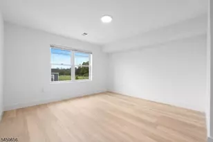 645 S 10th St Unit, Newark, NJ 07108 - Photo 2
