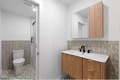 645 S 10th St Unit #2, Newark, NJ 07108 - Photo 18