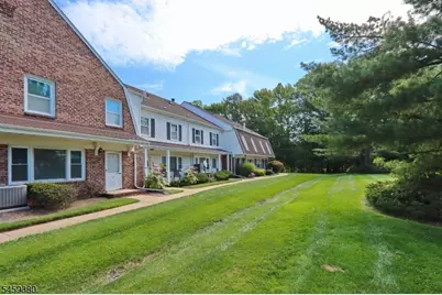 25 Tisbury Ct, Scotch Plains Township, NJ 07076 - Photo 2