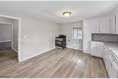 733 Schuyler Ave, Lyndhurst Township, NJ 07071 - Photo 22