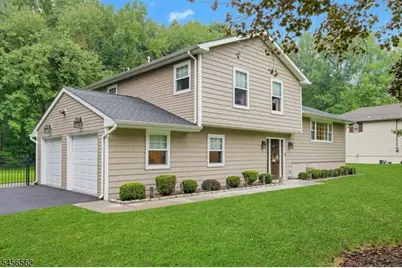 27 Big Piece Rd, Fairfield, NJ 07004 - Photo 2