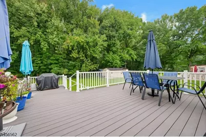 27 Big Piece Rd, Fairfield, NJ 07004 - Photo 30