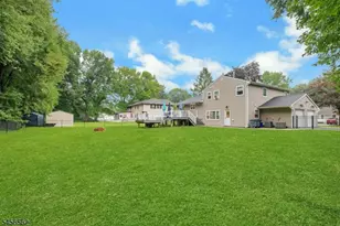 27 Big Piece Rd, Fairfield, NJ 07004 - Photo 32