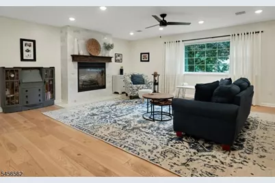 27 Big Piece Rd, Fairfield, NJ 07004 - Photo 14