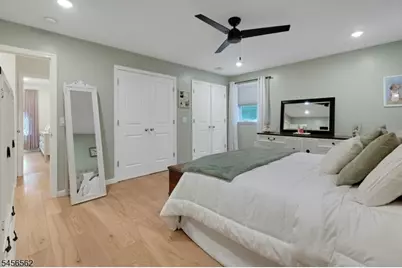 27 Big Piece Rd, Fairfield, NJ 07004 - Photo 16