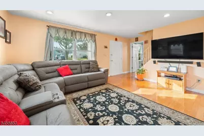 109 Maple Hill Rd, Clifton, NJ 07013 - Photo 4