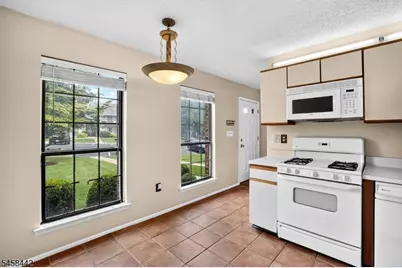 283 English Pl, Bernards Township, NJ 07920 - Photo 10